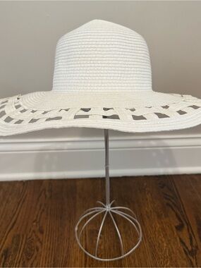 Lord & Taylor White Wide-Brim Sun Hat